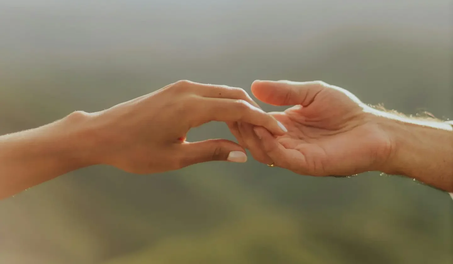 tomando-la-mano